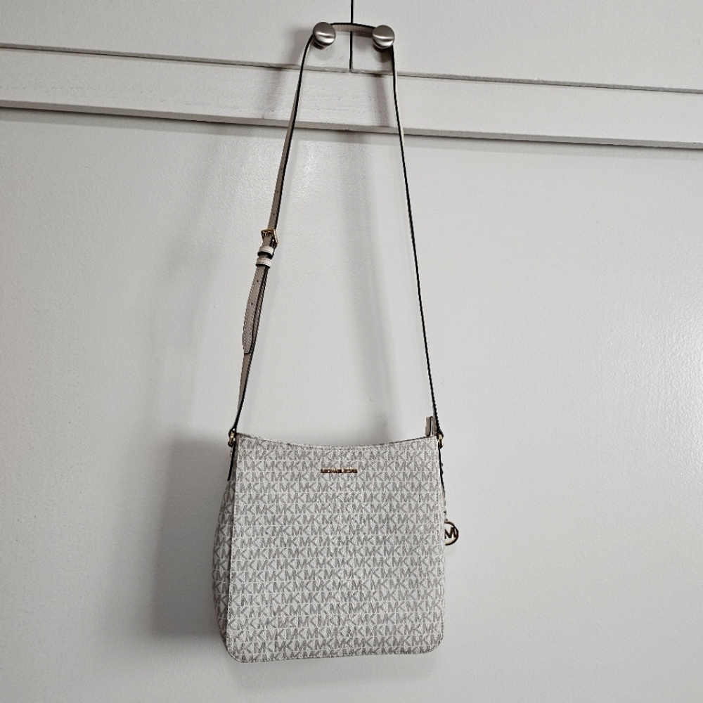 NWT! Michael Kors White Purse